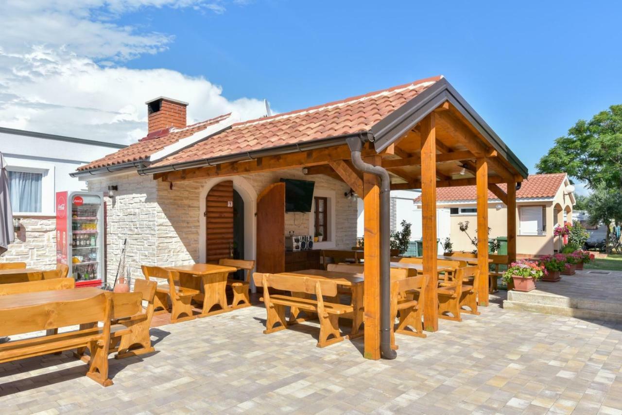 Bungalov Medanic - Private Pool Privlaka  Eksteriør billede